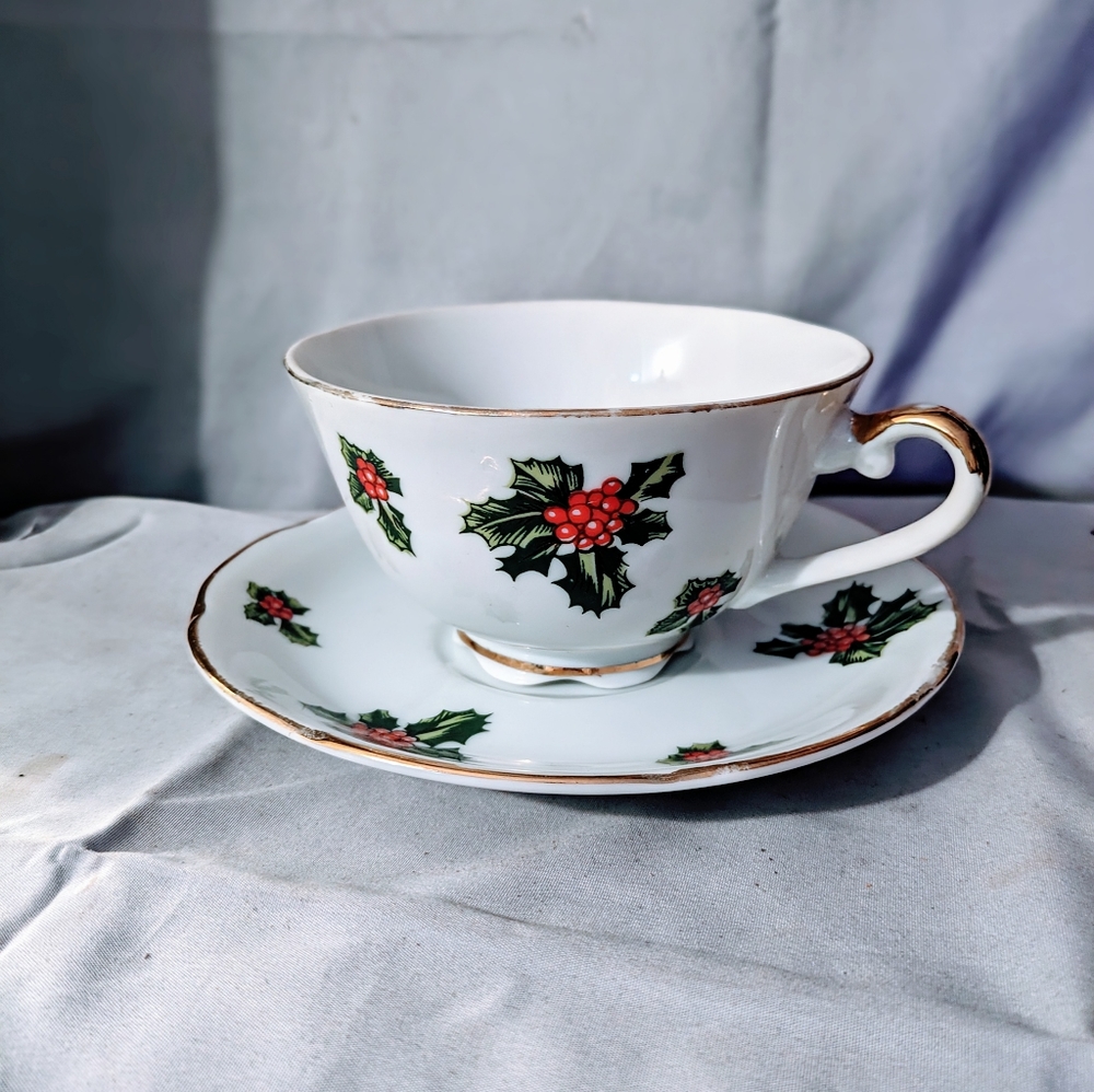 Vintage Lefton Christmas Hand Painted Holly & Leaves Tea Cup & Saucer